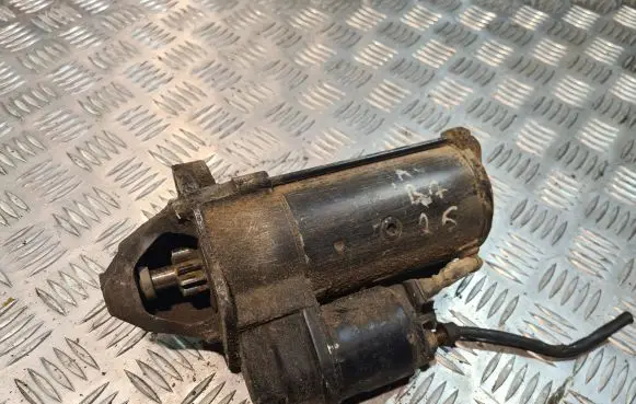 Audi A4 S4 B5 8D Starter motor 068911024E