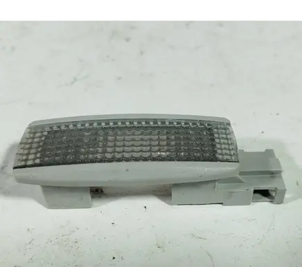 Volkswagen PASSAT B5 Other interior light 3B0947113