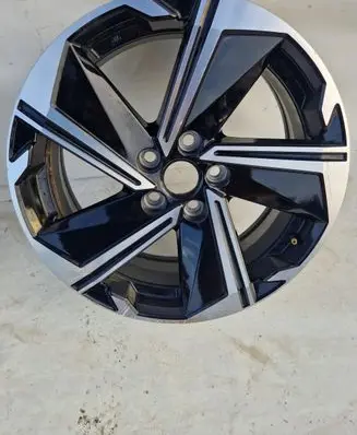 Mitsubishi Outlander R18 alloy rim 