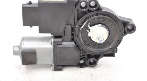 KIA Ceed Front door window regulator motor 82460-A2710