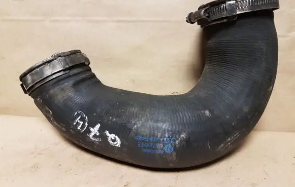 Audi Q7 4L Intercooler hose/pipe 7L6145972E