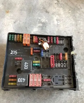 Volkswagen Touran I Fuse box set 1K0937804B 1K0937802G 1K0907301K