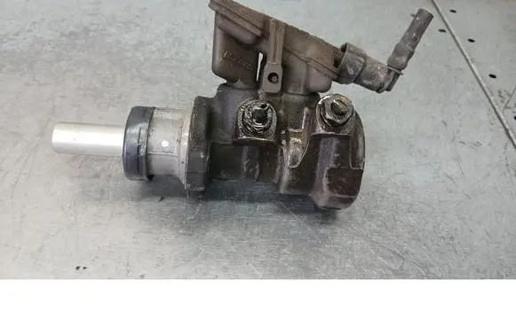 Ford Focus Master brake cylinder 
