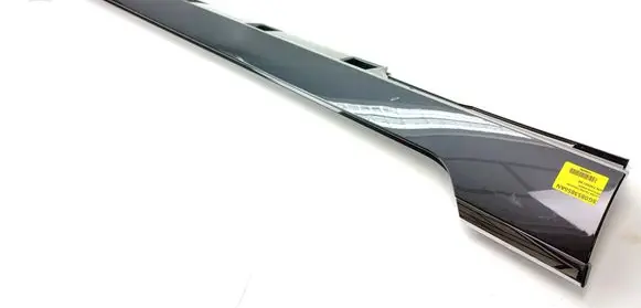 Foot area side trim