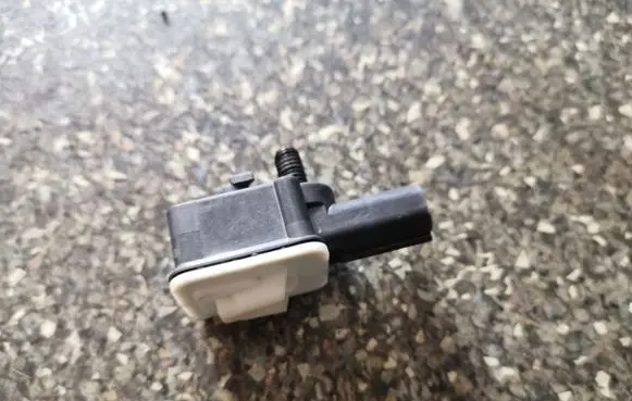 Chevrolet Volt II Airbag deployment crash/impact sensor 13576422