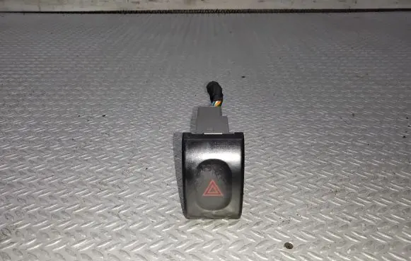 Chevrolet Rezzo Hazard light switch