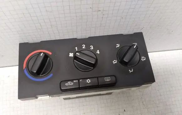 Opel Zafira A Climate control unit BEHRB5690 12300292