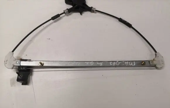 Mazda 3 I Rear window lifting mechanism without motor
