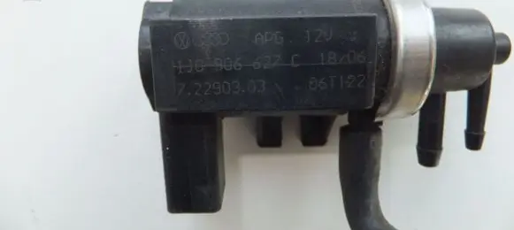 Volkswagen Touareg I Turbo solenoid valve 1J0906627 72290303