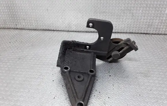 KIA Sportage Power steering pump mounting bracket 
