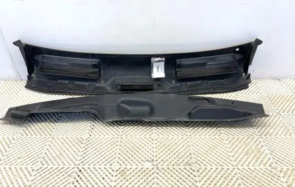 Ford Kuga I Wiper trim