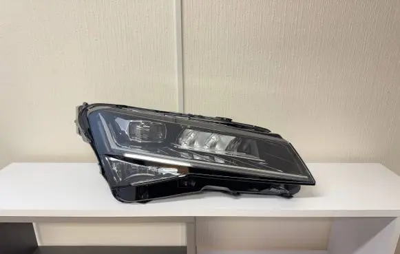 Skoda Superb B8 (3V) Headlight/headlamp 3V1941016D
