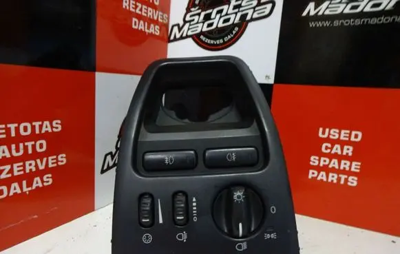 Volvo XC90 Light switch 8685452
