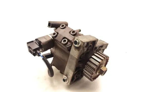 Land Rover Discovery 3 - LR3 Fuel injection high pressure pump 4S7Q9B395AJ A2C20003757