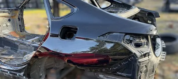 Hyundai Genesis Fender DCW433F4R3
