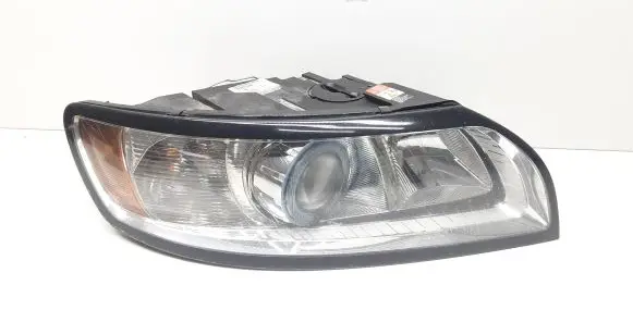 Volvo V50 Headlight/headlamp 31213370