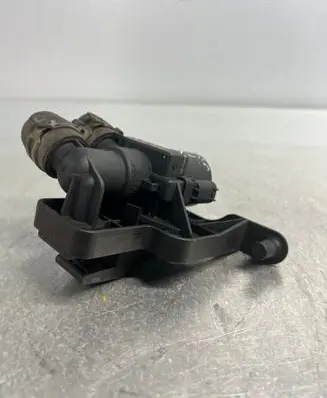BMW 5 E60 E61 Coolant heater control valve 080312