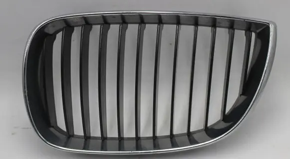 BMW 1 E81 E87 Front bumper upper radiator grill 7077129