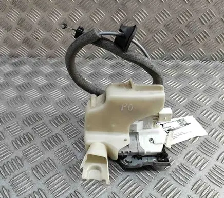 Audi TT TTS RS Mk3 8S Front door lock 8X2837016B