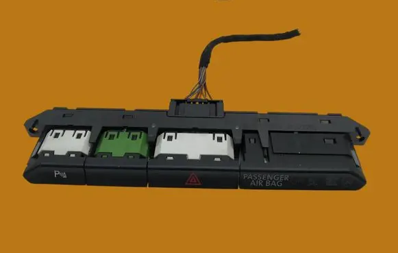 Volkswagen PASSAT B8 Hazard light switch 3G0927132A