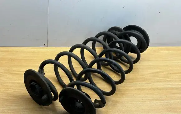 Volkswagen Golf Sportsvan Rear coil spring 5Q0511121AE