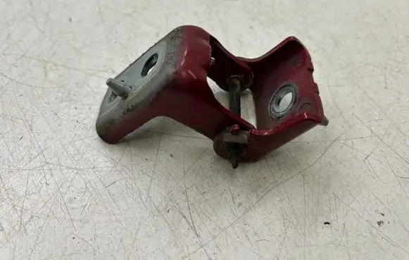 Peugeot 308 Front door lower hinge 