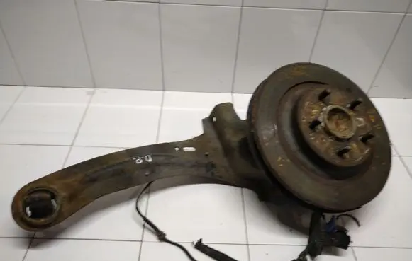 Mazda 5 Rear wheel hub