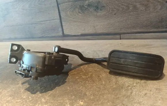 Volkswagen Sharan Accelerator throttle pedal 7M3723507D YM219F836FB