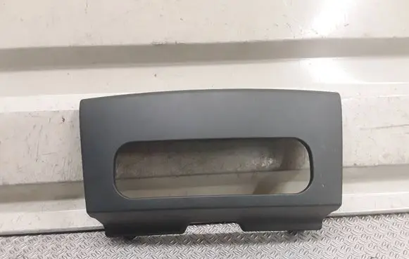 Chrysler Sebring (ST-22 - JR) Radio/GPS head unit trim 0SZ19TRMAD