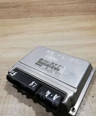 Audi A4 S4 B5 8D Engine control unit/module ECU 8D0907557S 0261204183