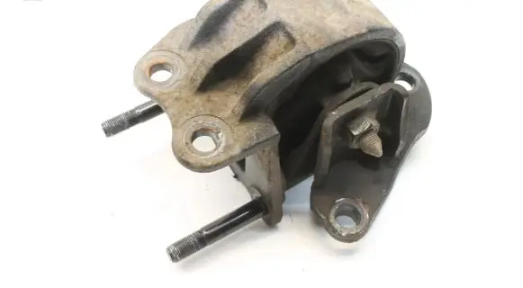 Hyundai Santa Fe Engine mounting bracket