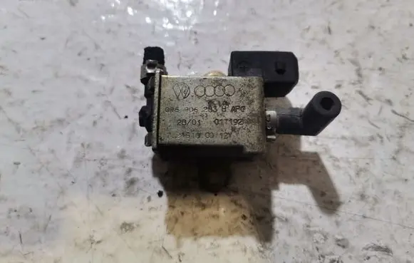 Volkswagen PASSAT B5.5 Vacuum valve 026906283H