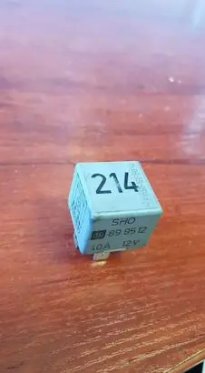 Volkswagen PASSAT B5 Other relay 443951253