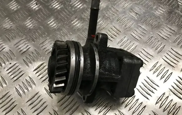 Volkswagen Transporter - Caravelle T5 Power steering pump 7H0422153J