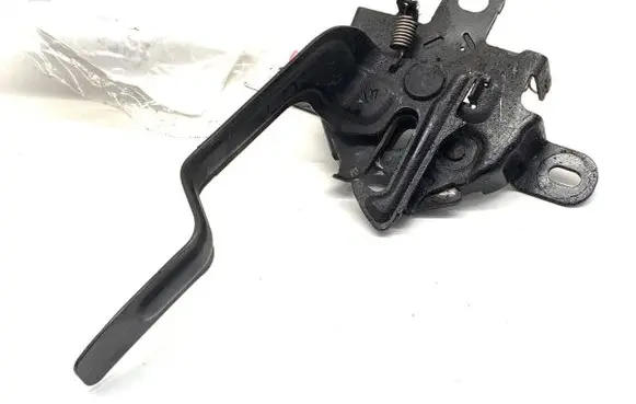 Toyota Yaris Cross Engine bonnet/hood lock/catch