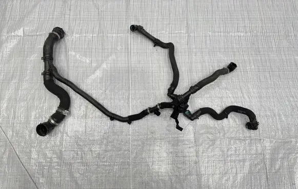 Jaguar F-Pace Engine coolant pipe/hose