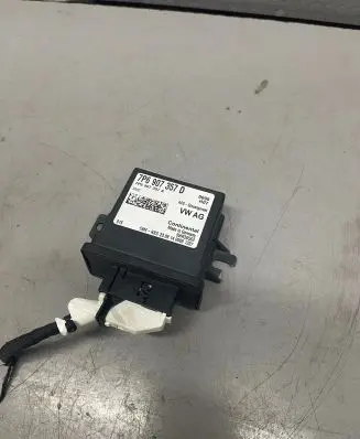 Volkswagen Golf VII Headlight ballast module Xenon 7P6907357A 5WK50563 7P6907357D