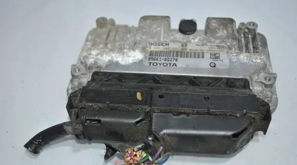 Toyota Yaris Engine control unit/module 0D270