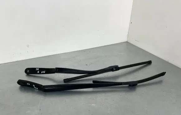 BMW 5 F10 F11 Front wiper blade arm 7203156 7182459