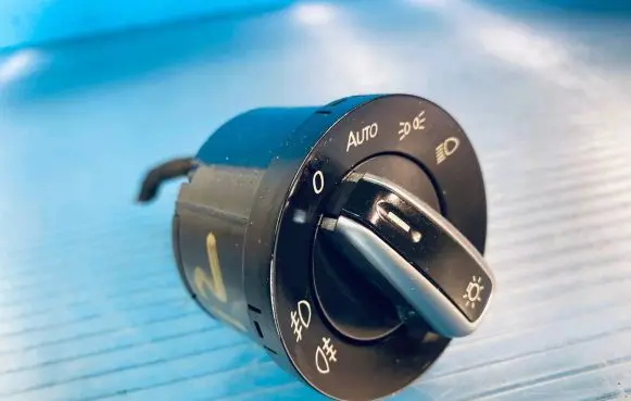 Volkswagen Golf V Light switch