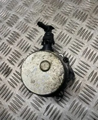 Nissan Qashqai Vacuum pump
