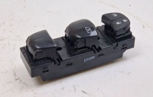 Nissan Qashqai Electric window control switch 