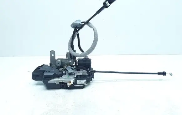 Volvo V40 Front door lock 31440391