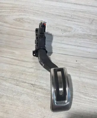 Volkswagen Golf VII Accelerator throttle pedal 5Q1723503F 6PV01062101