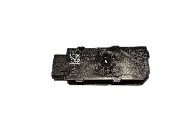 Volkswagen Golf VIII Aerial antenna amplifier 5WA962133E