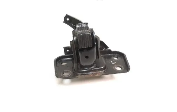 Toyota Verso Engine mount bracket