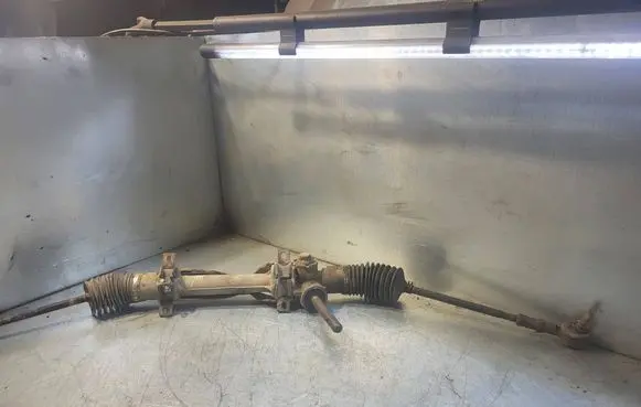 Opel Corsa B Steering rack 