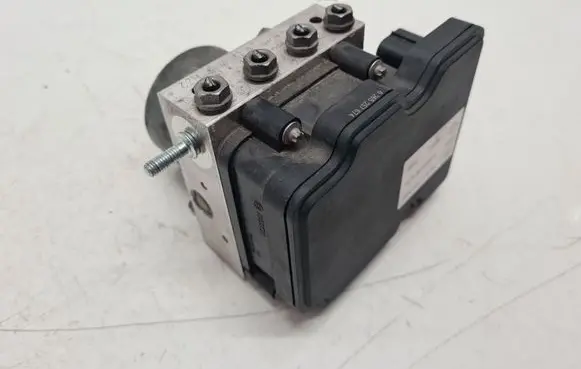 Skoda Fabia Mk3 (NJ) ABS Pump 6C0907379R 6R0907379BA 6C0614517R