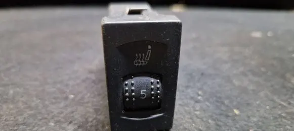 Volkswagen PASSAT B5.5 Seat heating switch 3B0963564C PA6GF30