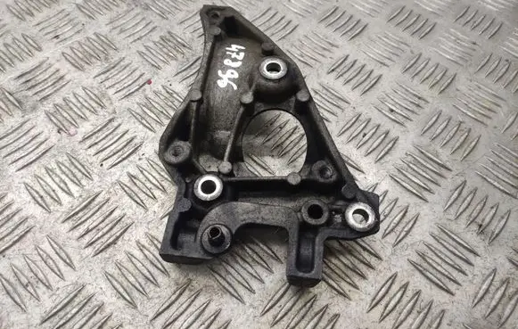 Peugeot 308 A/C compressor mount bracket 9672950980